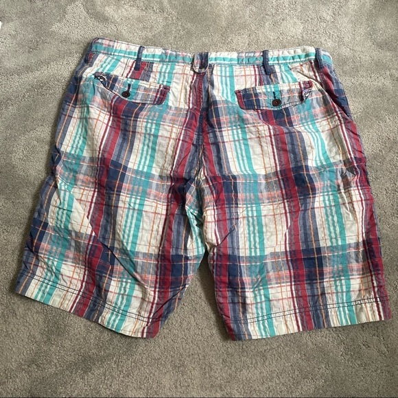 Robert Graham Multicolor Plaid Cotton Textured Light Weight Shorts EUC Size 38 - Picture 2 of 6